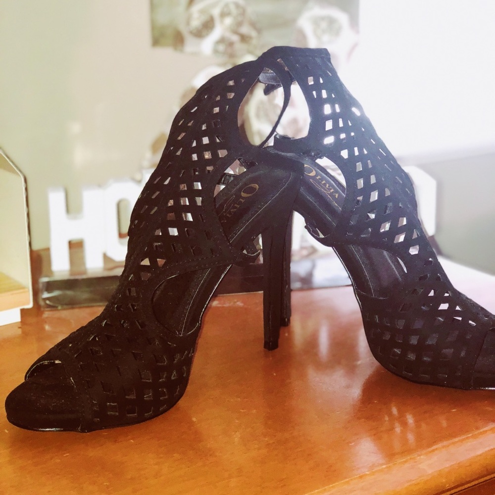 Brand new, never used. black. Open toe.